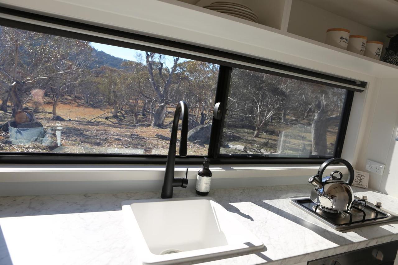 Big Yard Escapes - Two Off-Grid Tiny Houses On The Mowamba River Джиндабайн Экстерьер фото